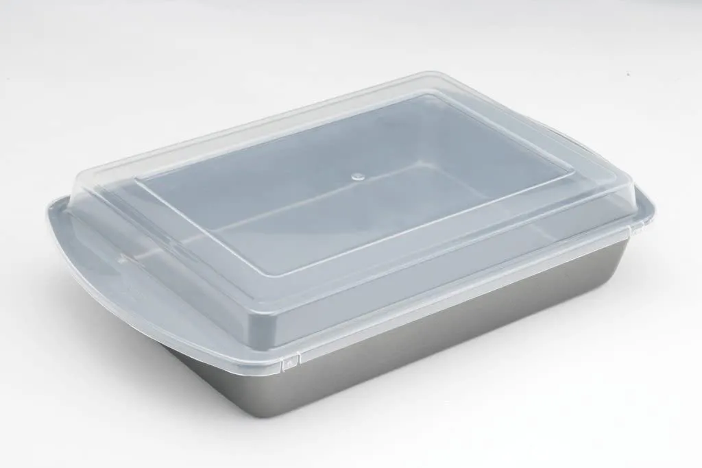 13x9” BAKING PAN WITH LID & RECIPE BOOK SET!