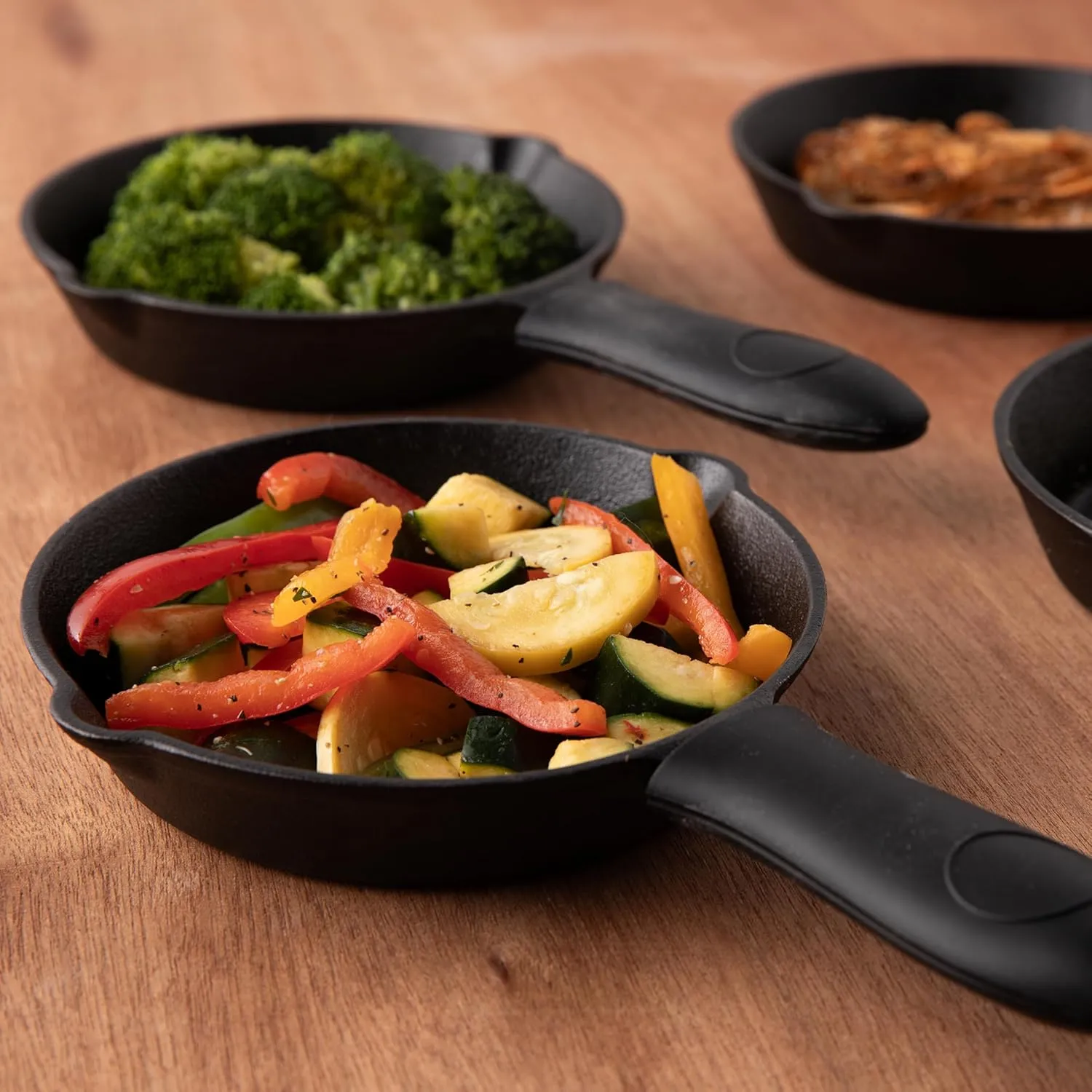 Bruntmor Cast Iron Frying Pan Set of 4-6x4 Inch Black Pre-Seasoned Skillets with Heat-Resistant Silicone - Mini Cast Iron Skillet Set for Stovetop, Oven, and Grill