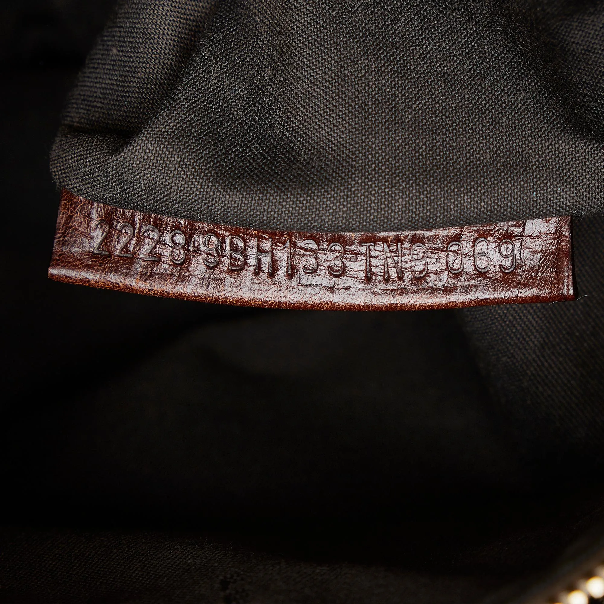 Fendi Zucchino Roll Tote (SHG-Bmz0sP)