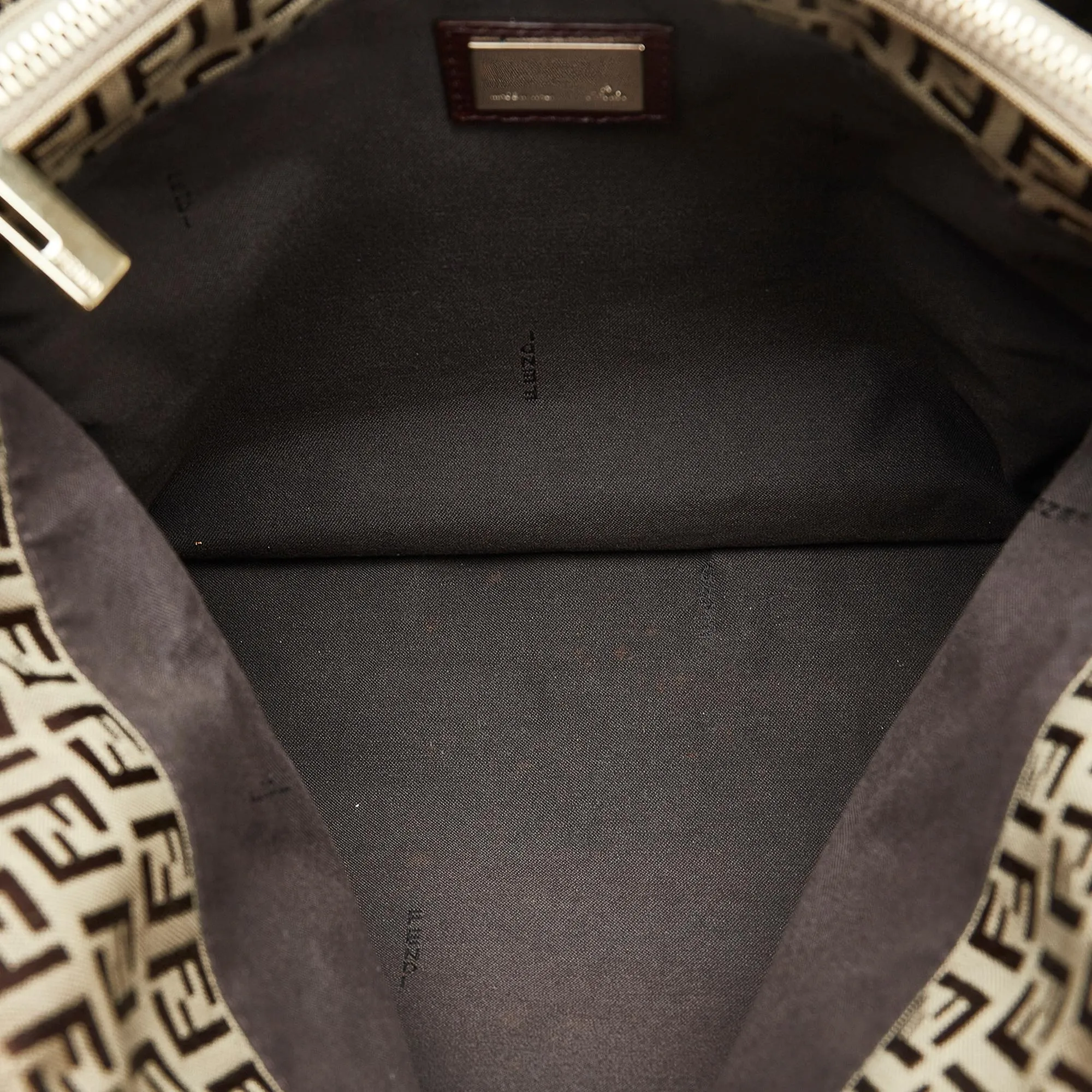 Fendi Zucchino Roll Tote (SHG-Bmz0sP)