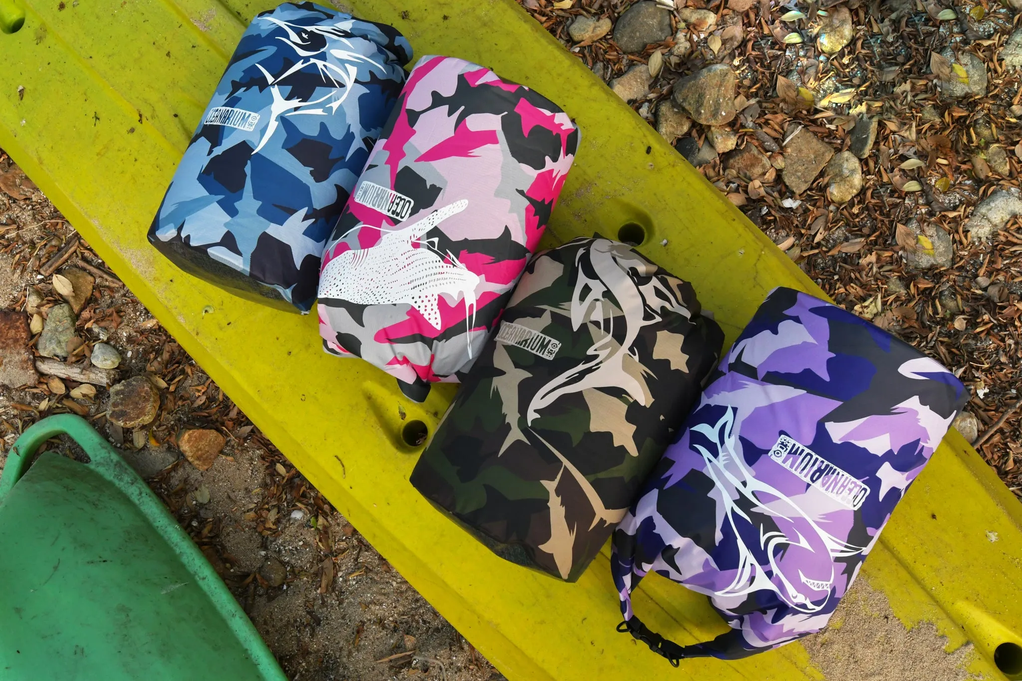 GREEN CAMO HAMMERHEAD SHARK (15L)