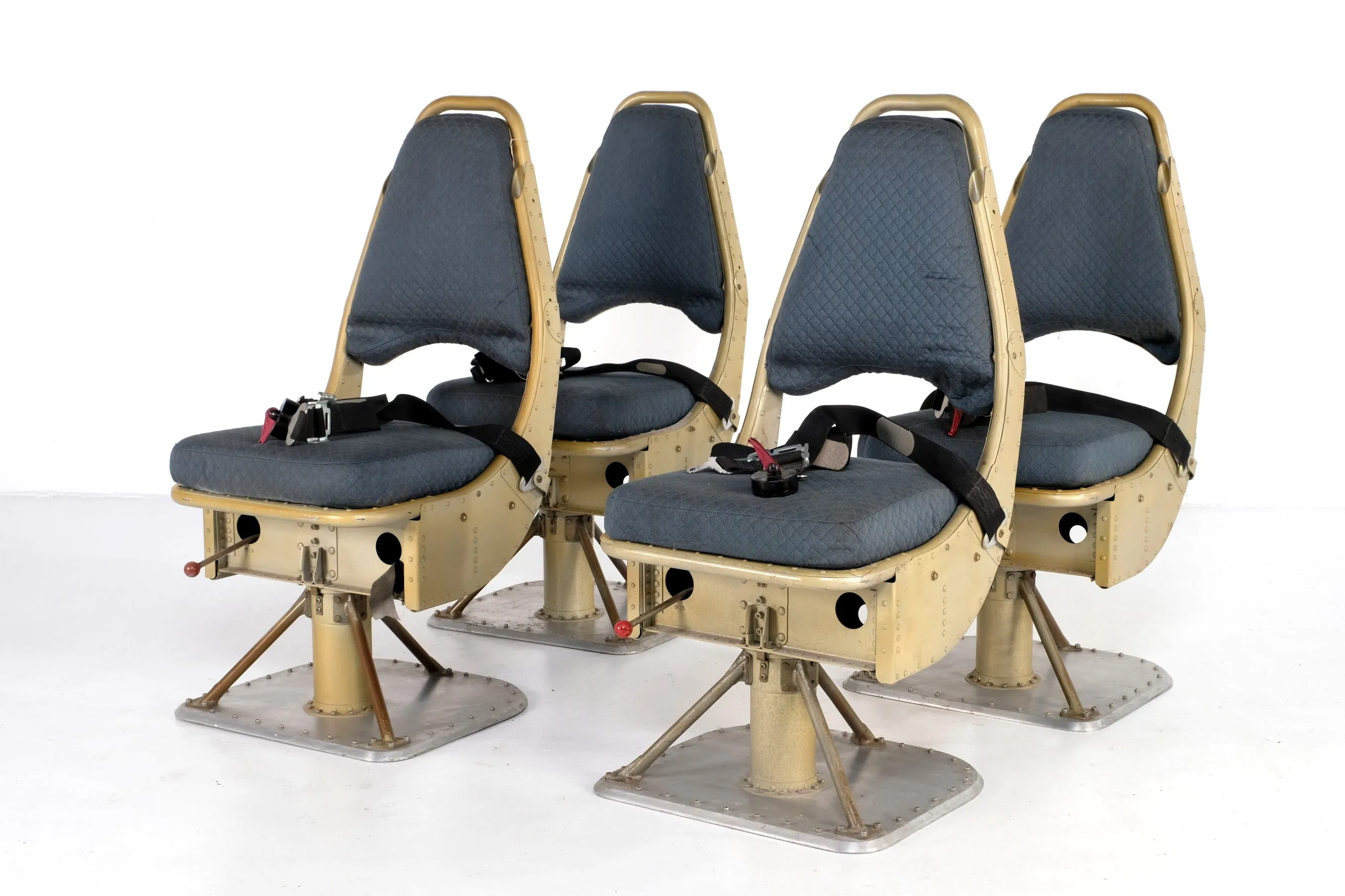 INDUSTRIAL CHAIR WITH SEAT BELT