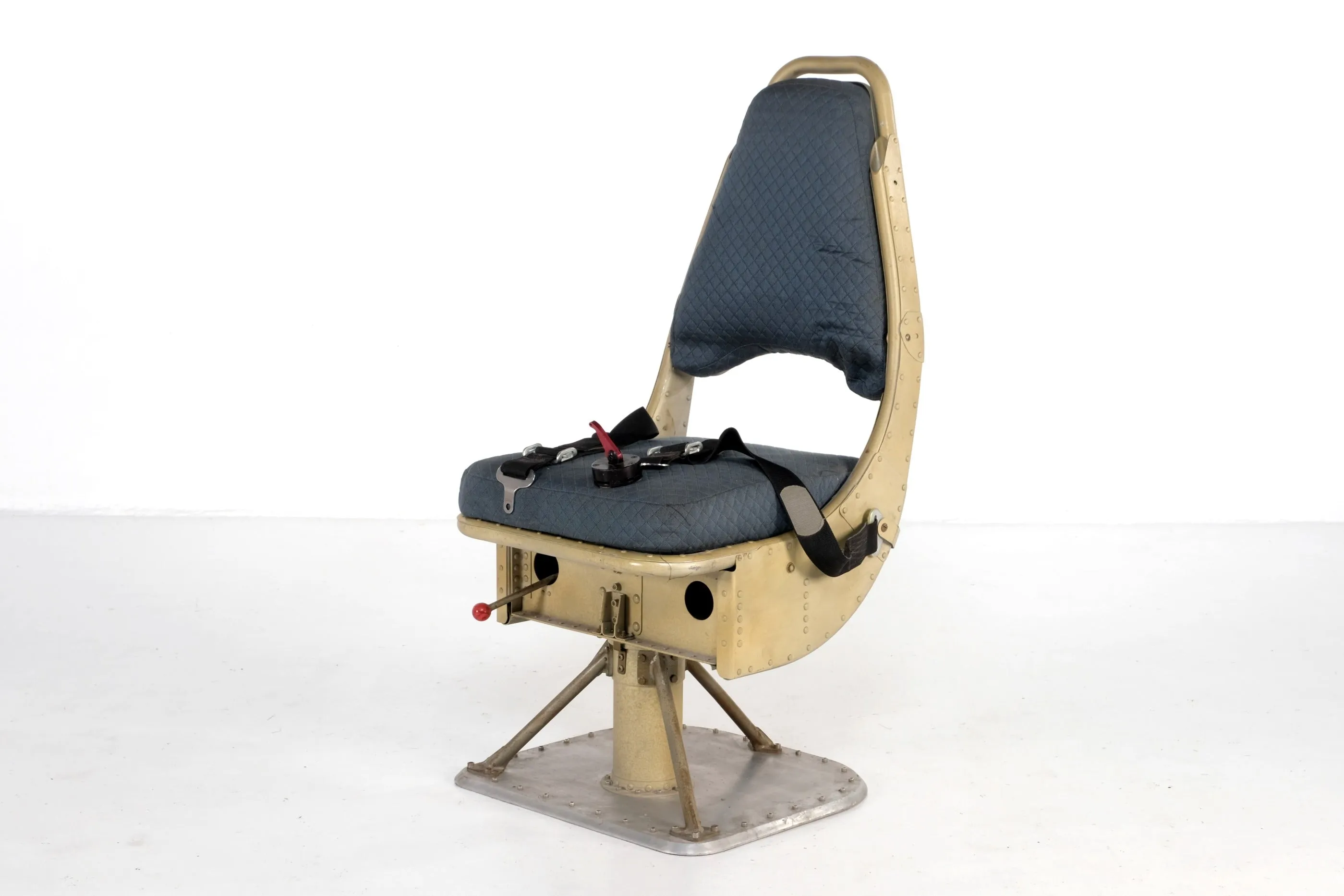 INDUSTRIAL CHAIR WITH SEAT BELT