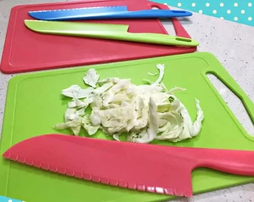 jawbush 11" Plastic Serrated Bread Knife to Cut Veggies, Salad, Cake or Brownies, Professional Lettuce Knife to Prevent Browning, Nylon Knife for Nonstick Pans, Durable and BPA free, Orange
