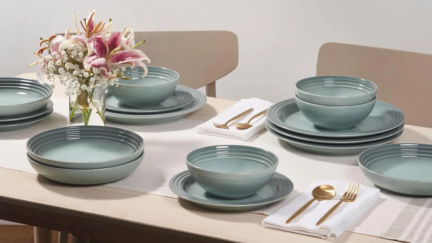 Le Creuset Stoneware Set of 4 Pasta Bowls, 8.5" each, Sea Salt