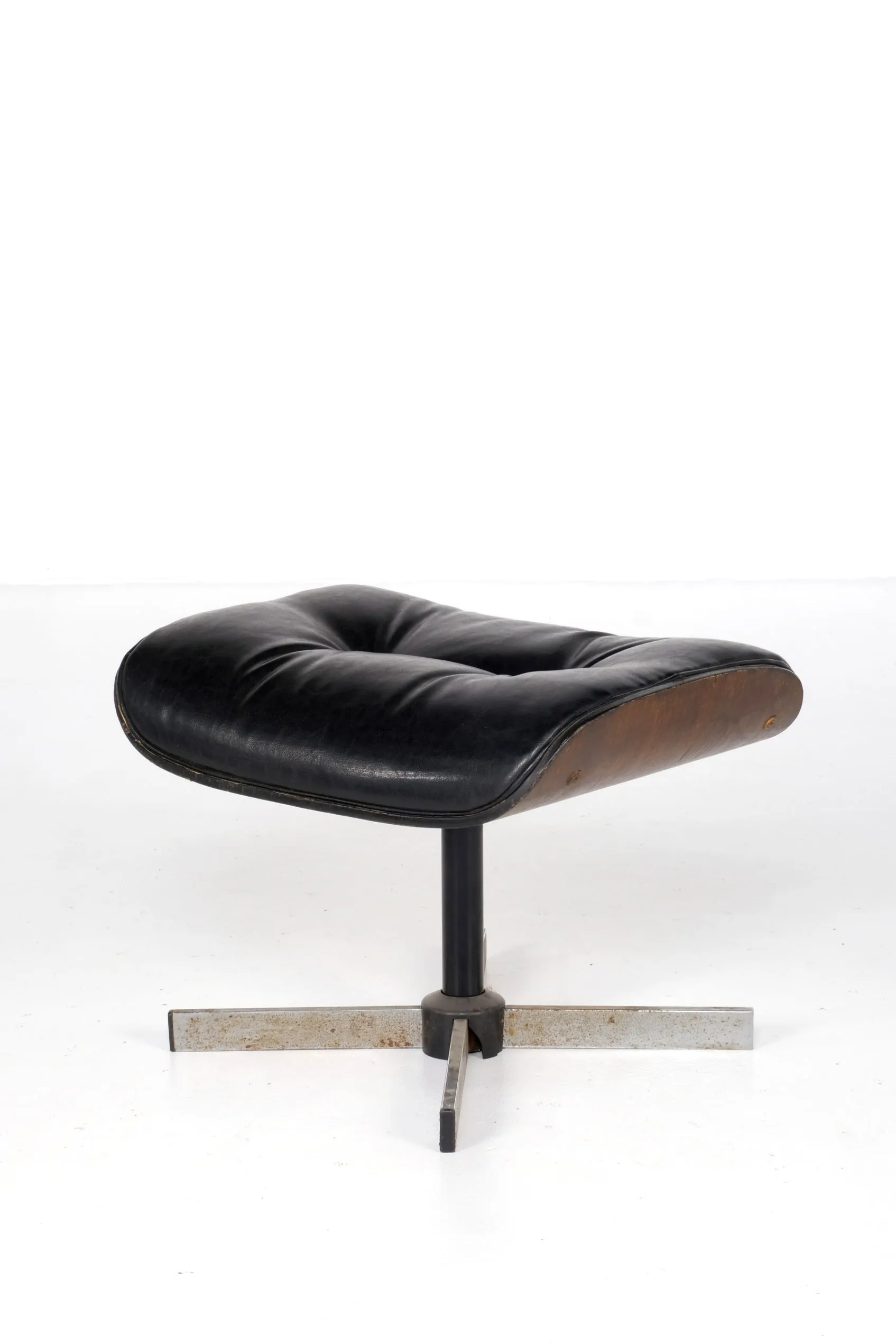 PLYCRAFT MULHAUSER EAMES ERA CHAIR WITH OTTOMAN BY: REDD TAYLOR