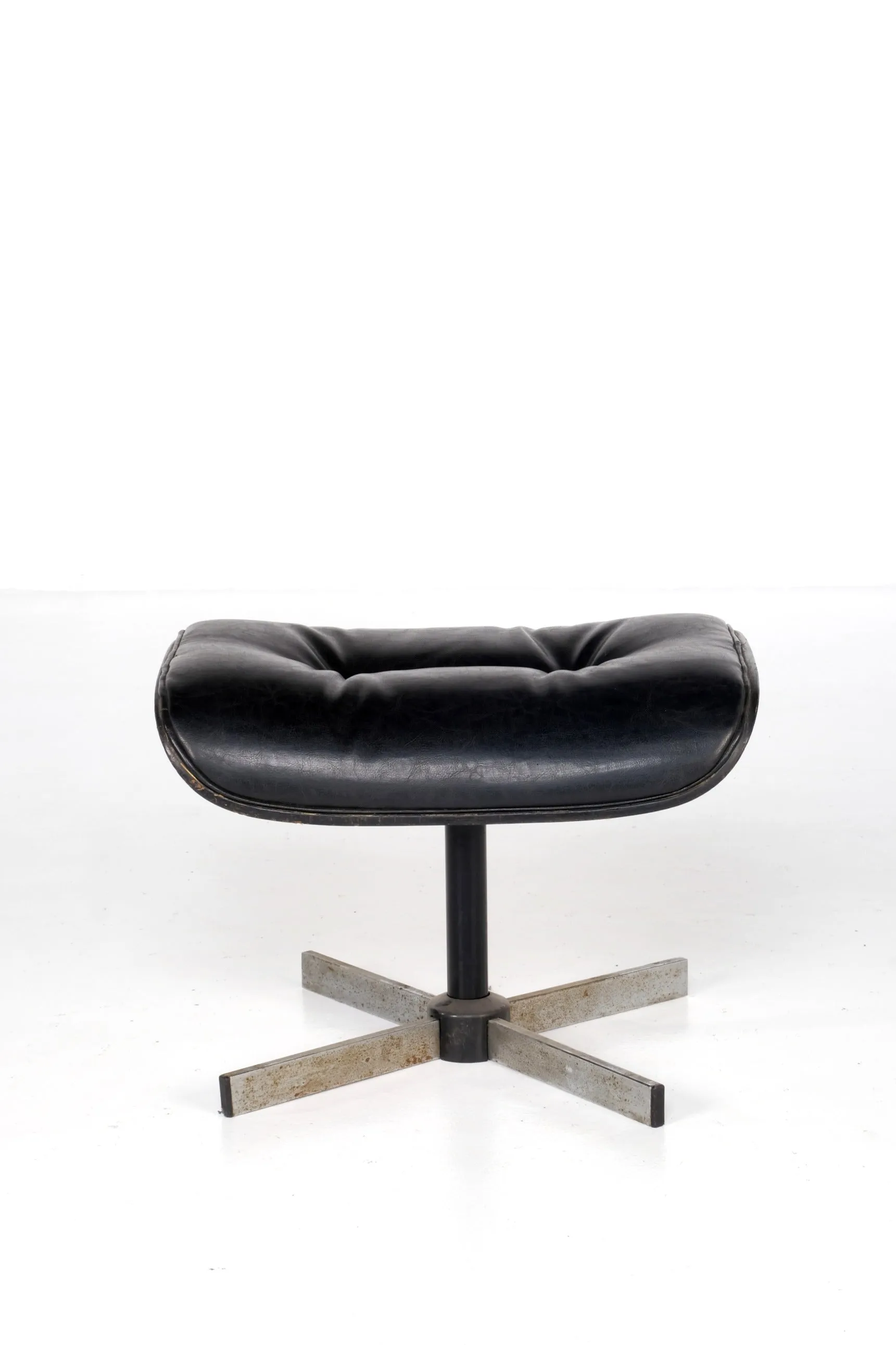 PLYCRAFT MULHAUSER EAMES ERA CHAIR WITH OTTOMAN BY: REDD TAYLOR